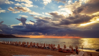 Bulgarian Beach Umbrella and Bed Prices Between BGN 0.60 and BGN 16 This Summer